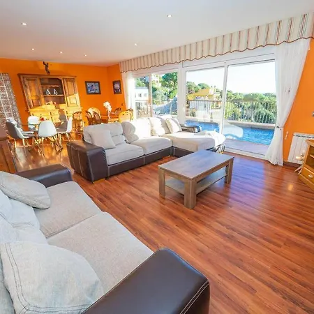 Mare Nostrum,12 Personen, Panoramisch Zeezicht Holiday home Lloret de Mar